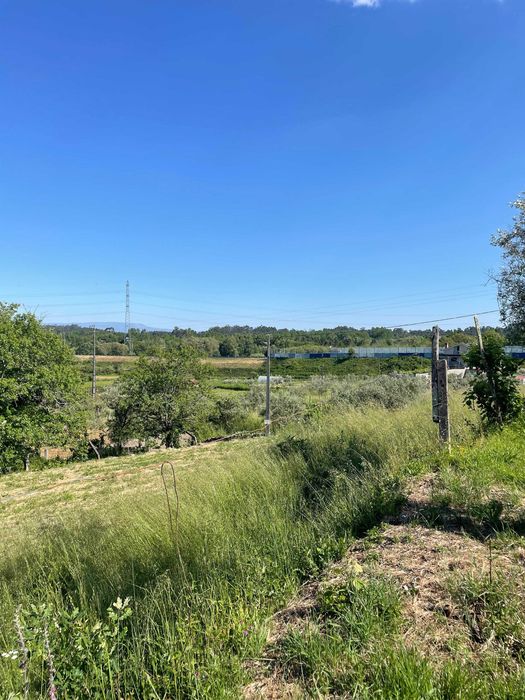 Terreno rústico com anexo