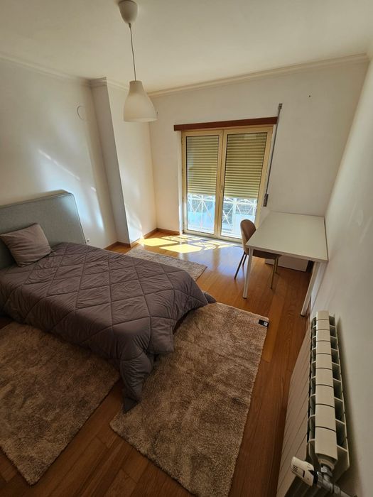 Aluga-se quarto junto ao Hospital de Leiria