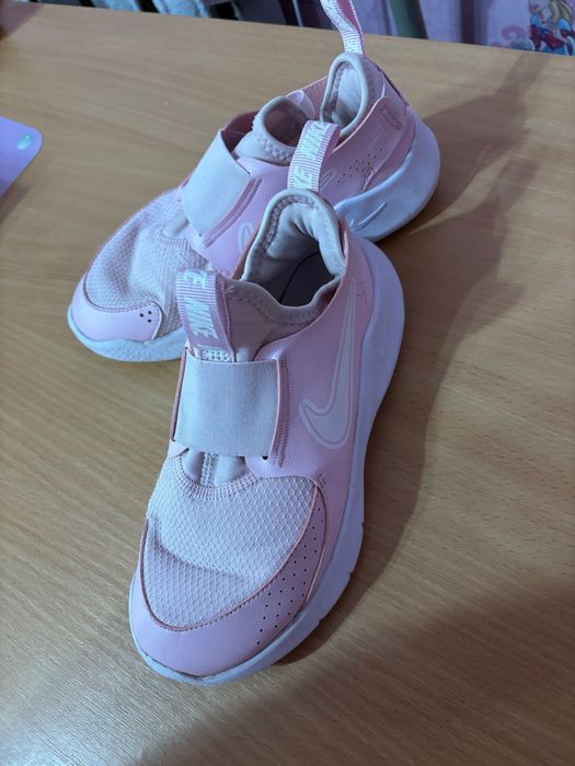 Кросівки Nike для дівчинки