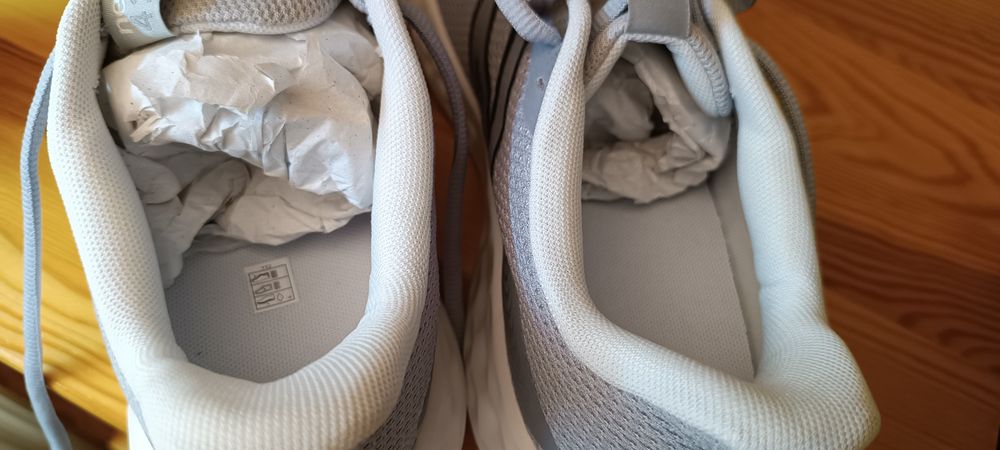 Adidasy New balance szare