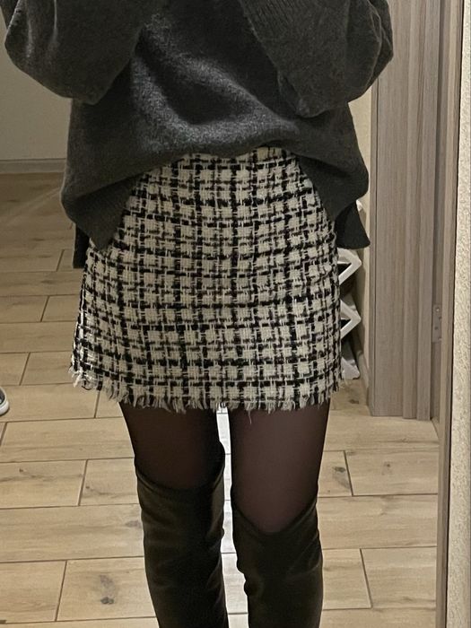 Твідова спідниця