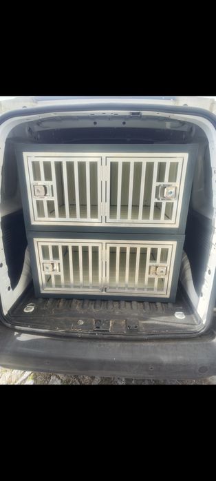 Jaula para cães em chapa com isolamento térmico