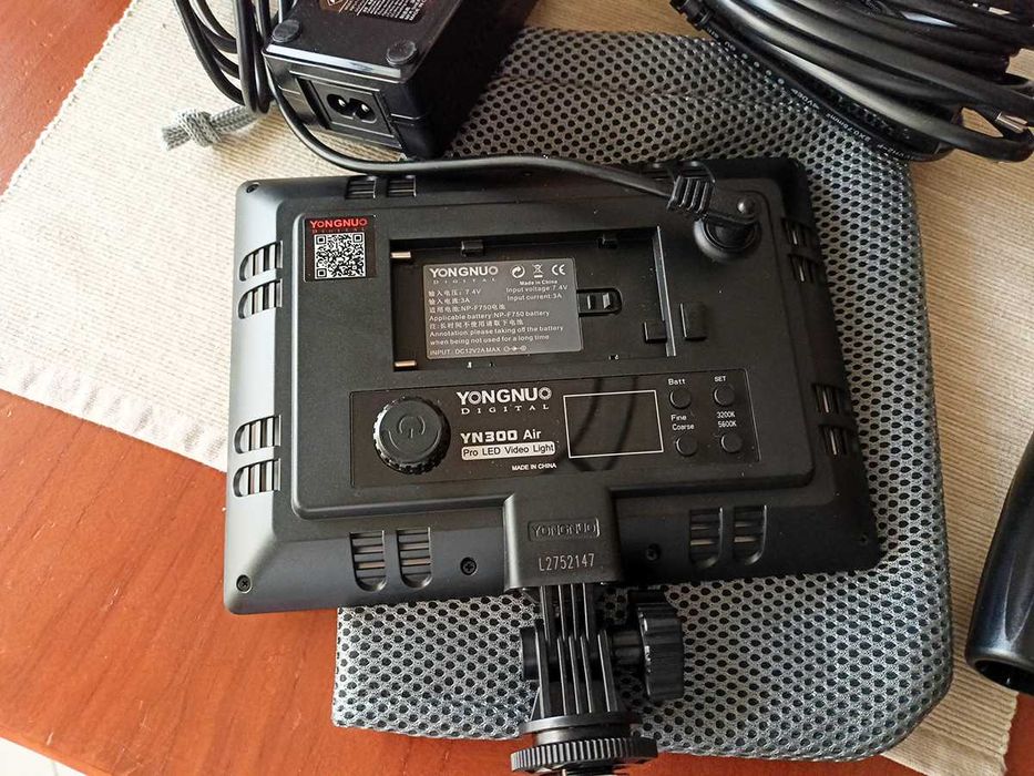 Projetor Yongnuo YN300 Air Pro LED "Novo"