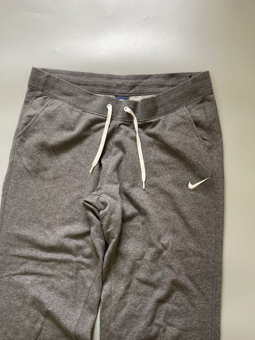 Дуже широкі штани Nike sweatpants