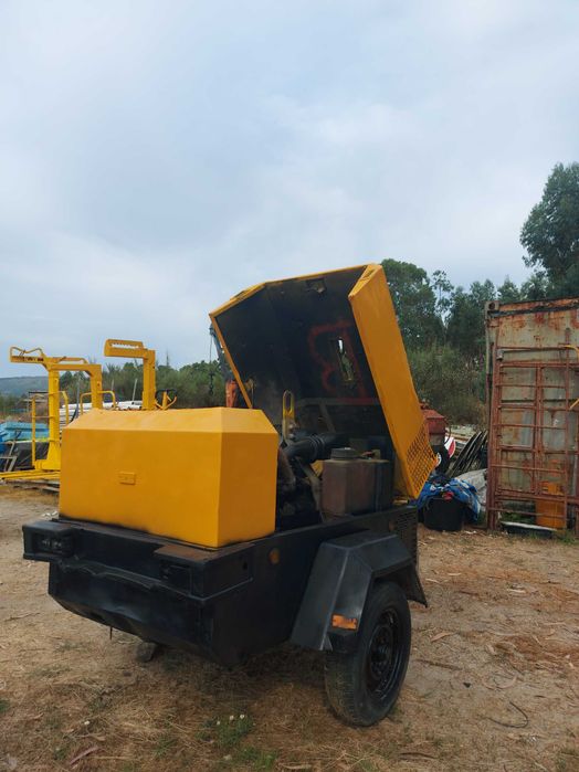 Compressor + Oferta 2 Martelos Pneumáticos – Excelente Estado