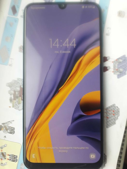 Самсунг М21 смартфон відмінний стан