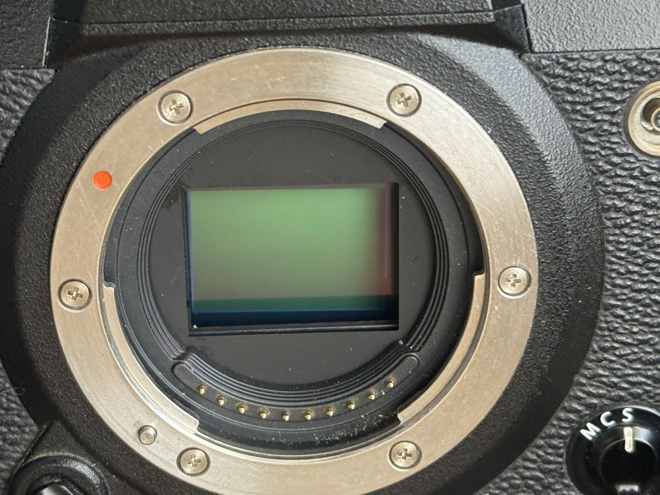 Fujifilm X-H1 + Grip + Fujinon 16mm f2.8 + 35mm f2 (Kit Profissional)