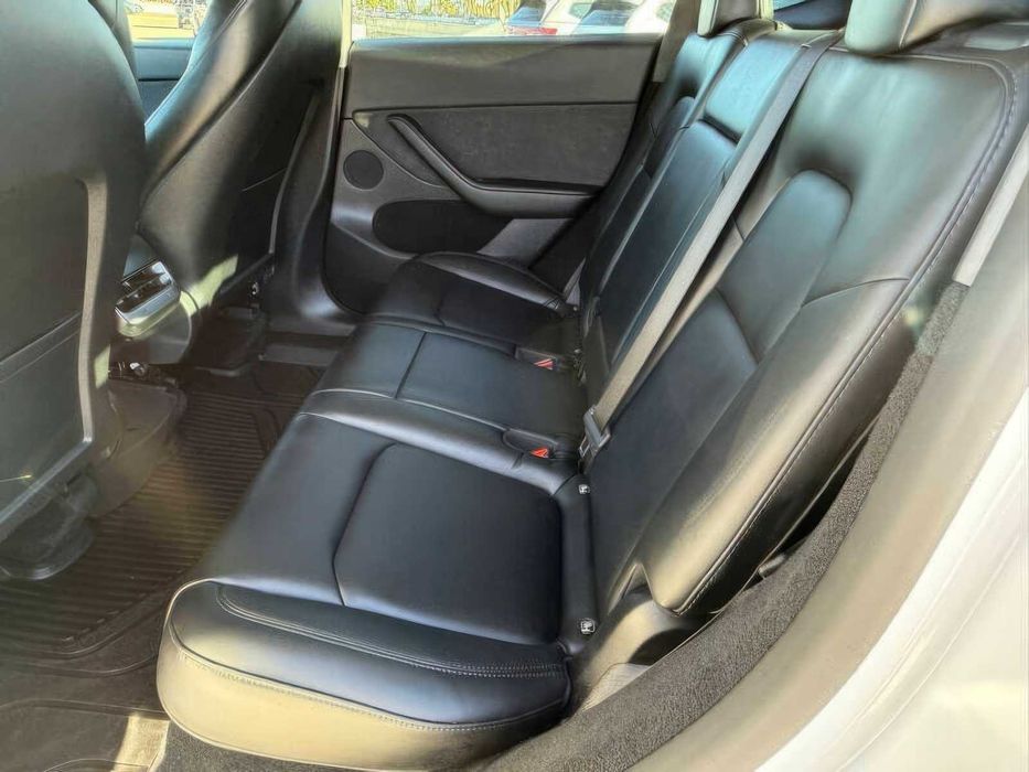 Tesla Model Y Long Range      2023