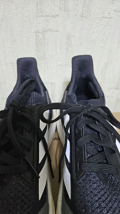 Бігові кросівки Adidas UltraBoost