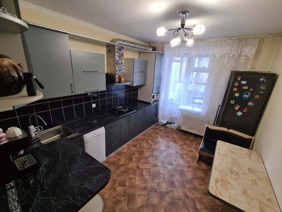 Продаю 2 комнатную квартиру  73 кв.м Северная звезда.