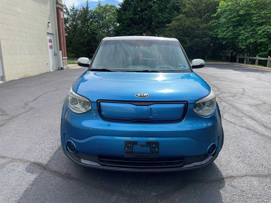 Kia Soul EV      2021