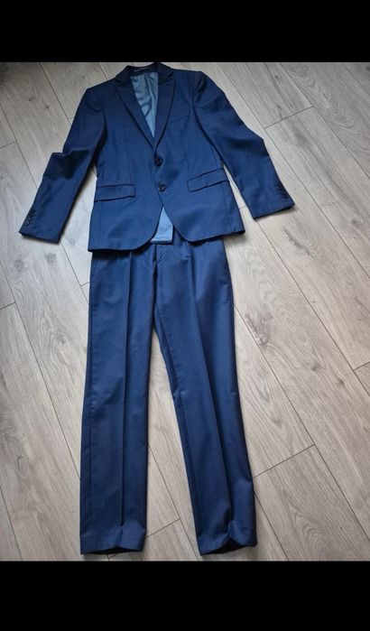 Sprzedam garnitur rozmiar 44.