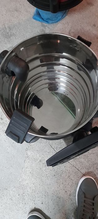 Vendo aspirador + duas baterias com carregador  einhell