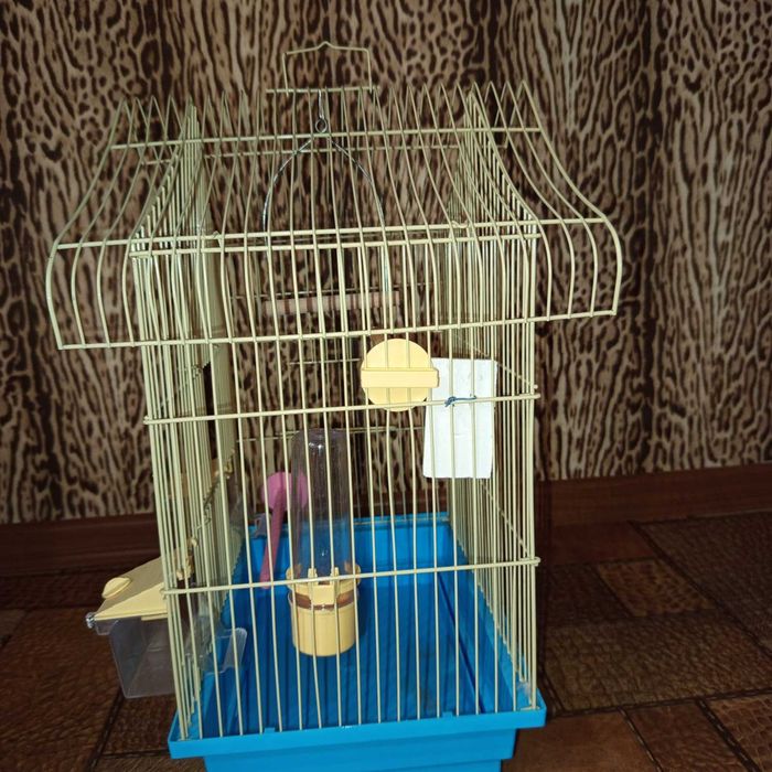 Продам клітку  для папуги