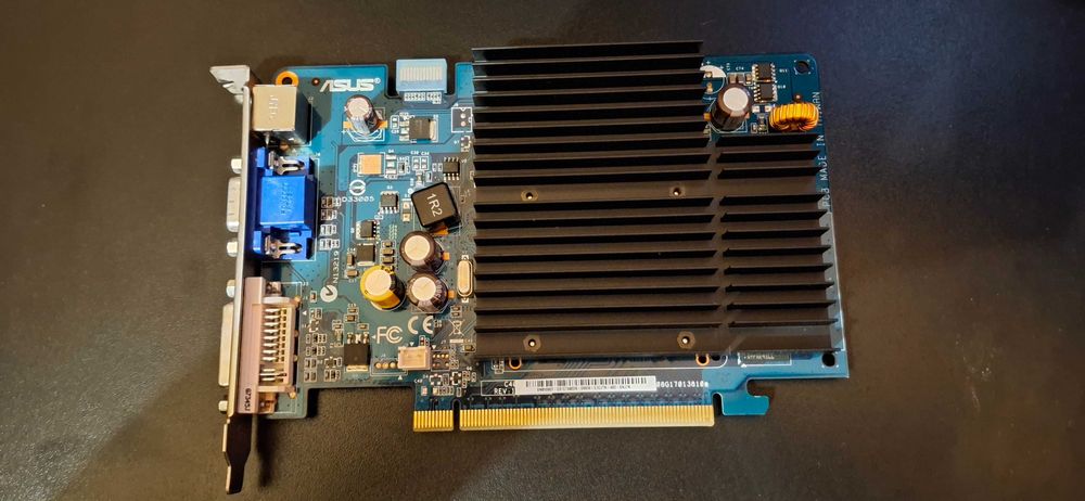 Asus Placa Gráfica ENG7220 GEFORCE GT220 1GB