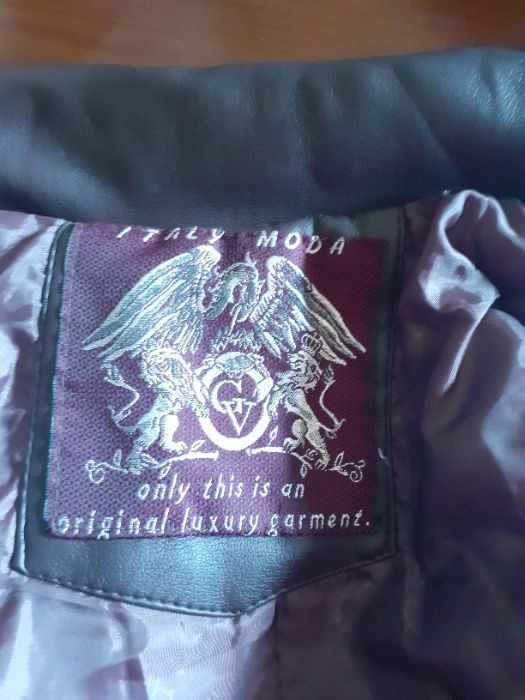 Casaco em pele sintética