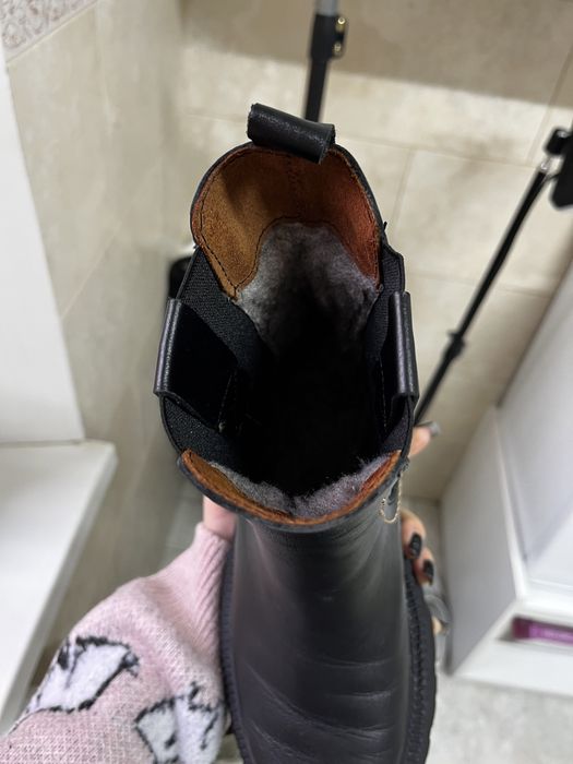 Продам кожанные зимние ботинки