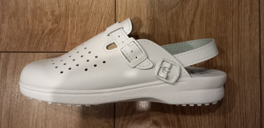 Nowe obuwie medyczne