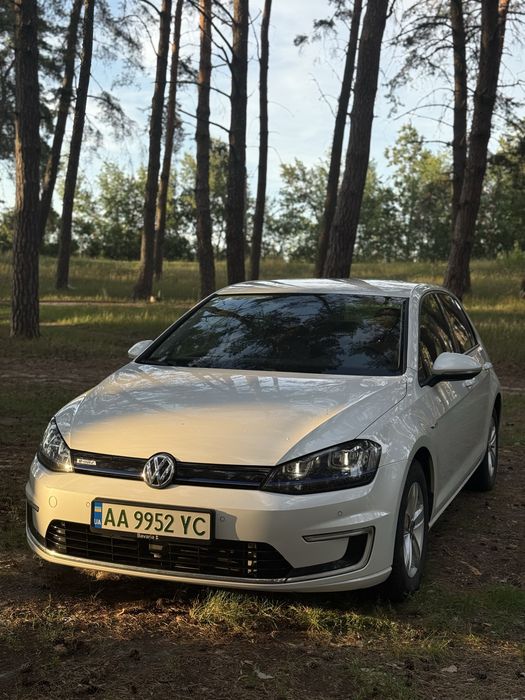 Продажа/обмен Volkwagen E-Golf . Электро