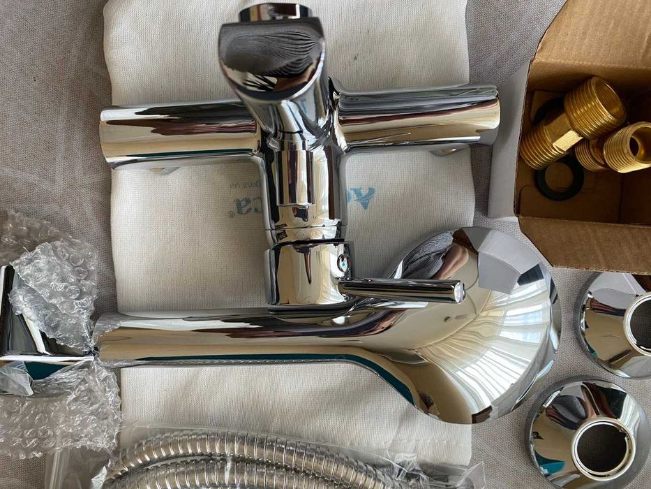 Змішувач для ванни