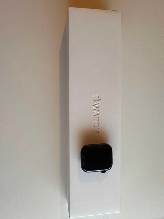 Apple Watch Series 8 GPS 45mm - Midnight Aluminum  +  3 braceletes