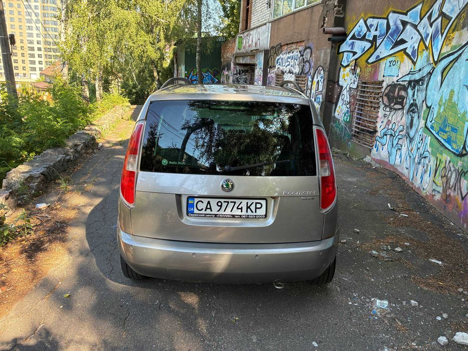 Продам Skoda Roomster 2009 ,1.2 механіка в комплектації Free