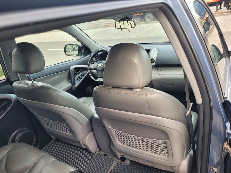 TOYOTA RAV 4 Avtomat 2.4 Long Avd