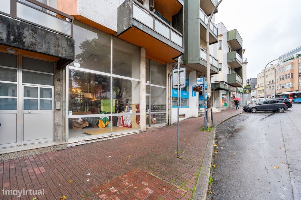 Loja para arrendamento na central Rua D. Pedro V, em Braga!