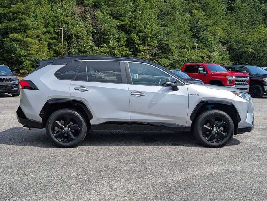 Toyota RAV4 XSE      2021