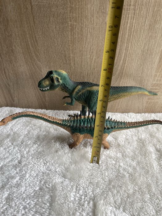 Figurki dinozaurów schleich