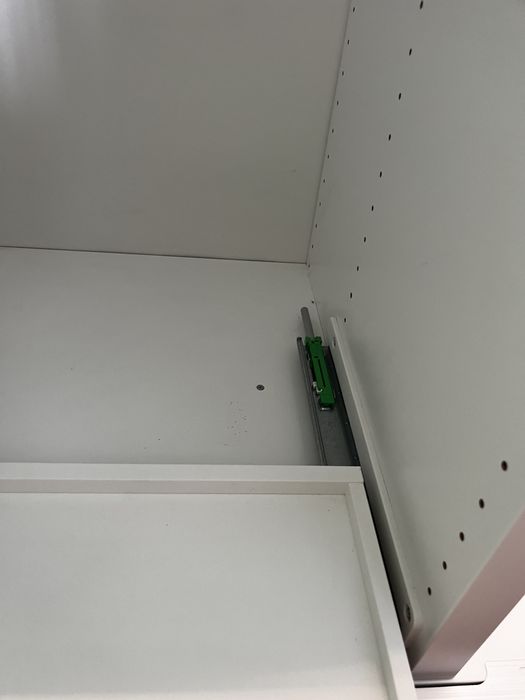 Wieszak na spodnie i wysuwana taca na buty Ikea