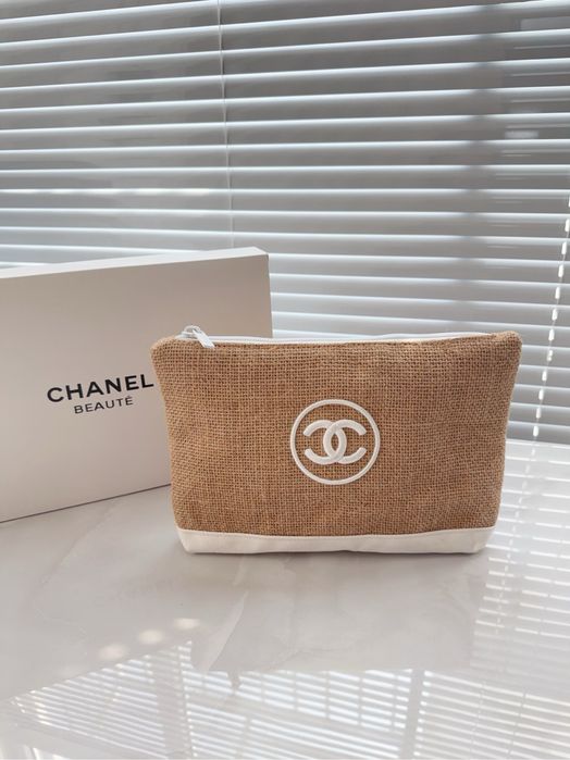 Косметичка Chanel в коробці