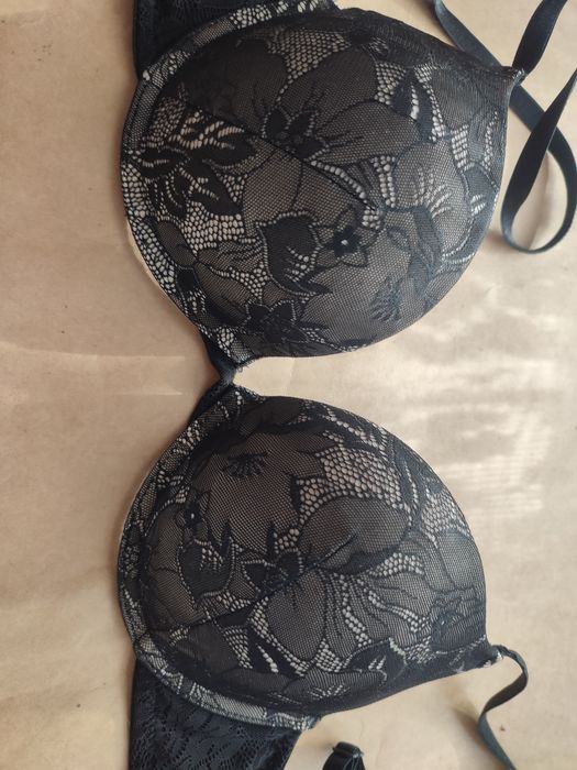 75B biustonosz push up ogromniasty koronkowy H&M