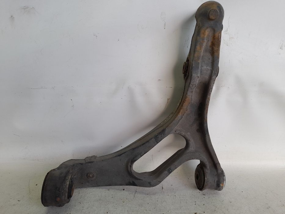 Braço de suspensão frente esquerdo VOLKSWAGEN Touareg (7L)