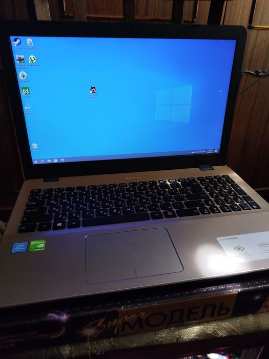 Ноутбук ASUS gold