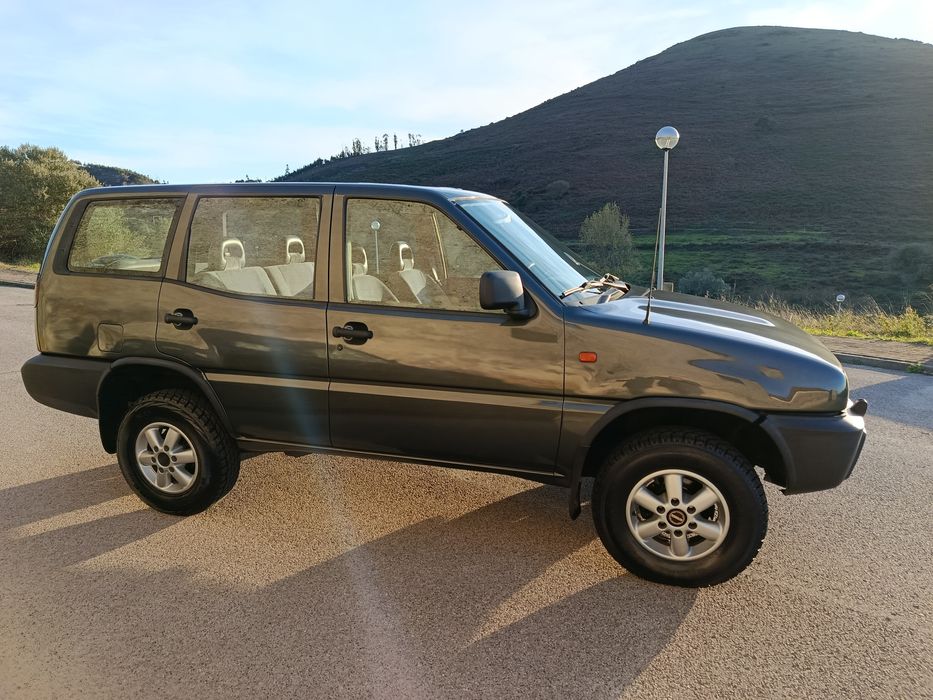 Nissan Terrano 2.7 TD Maverick