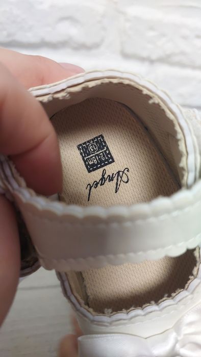 Продам туфельки пинетки на 1 год