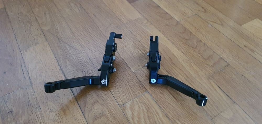 Vendo diverso  material para CFMOTO mt450