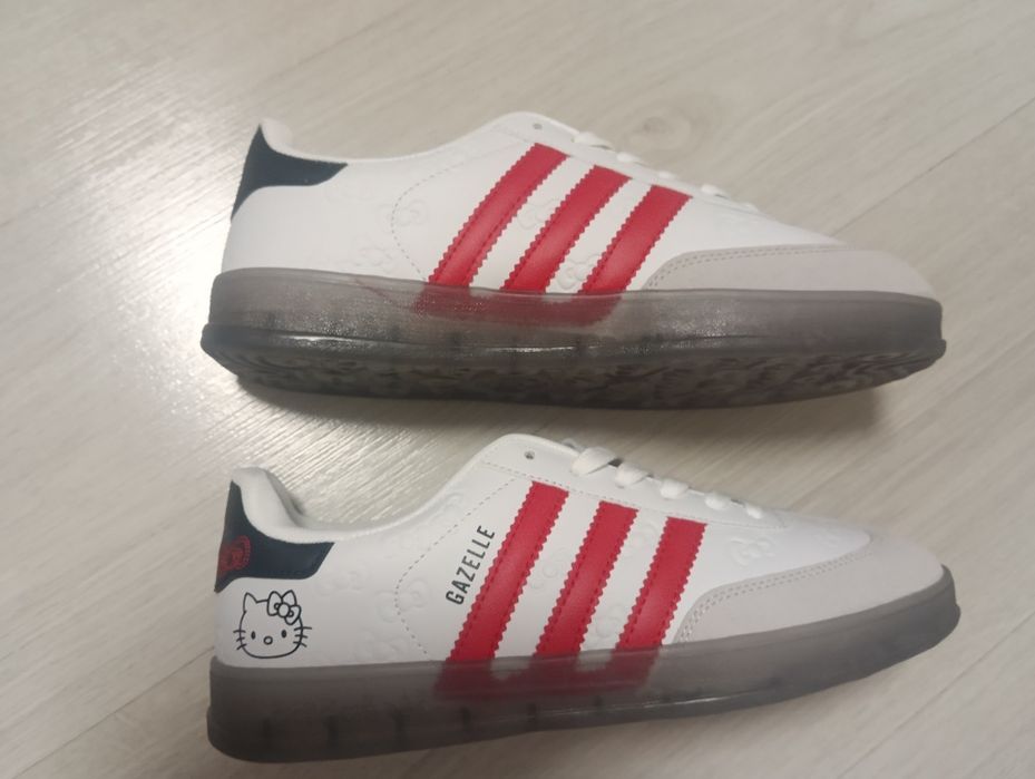 Adidas Gazelle x hello kitty