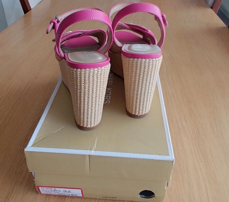 Sandały na koturnie i platformie Michael Kors