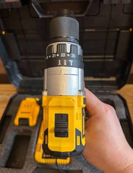 Безщітковий Ударний  шуруповерт DeWALT 36V 6AH металевий патрон 13мм
