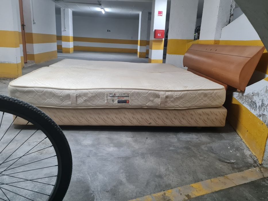 Camas solteiro corpo e meio