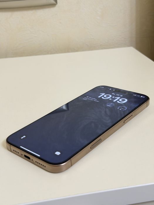 iPhone 16 Pro Max, Desert Titanium, 256GB