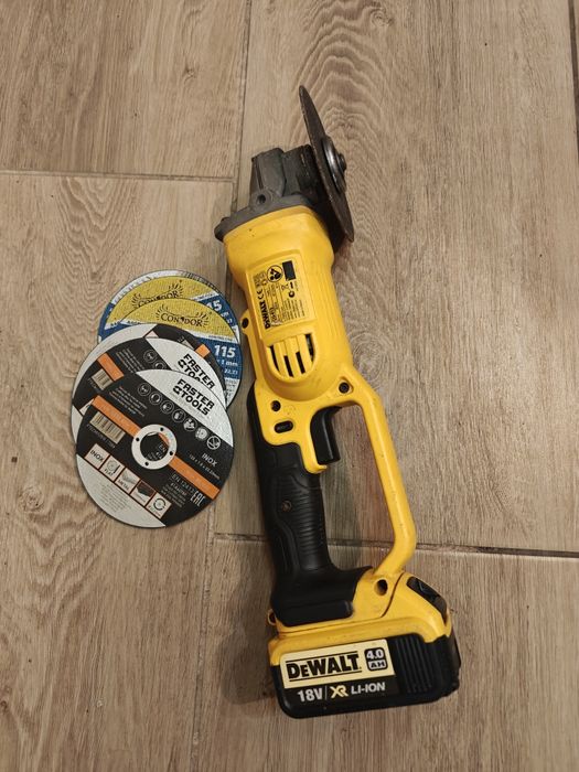 Szlifierka kątowa akumulatorowa Dewalta 18v z bateria + kpl tarcz