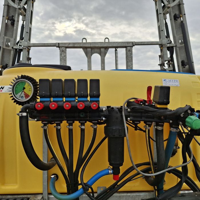 Opryskiwacz zawieszany Kuhn Gaspardo Caffini 1000l 12m Hydraulika Arag