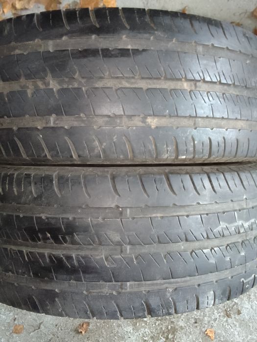 Cena za 2 Opony letnie 235/65r16C UNIROYAL