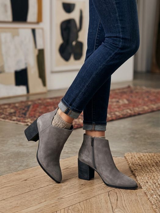 Замшевые ботильоны vince camuto (модель katrina) р 40,5-41