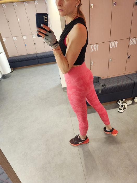 Leginsy różowe moro