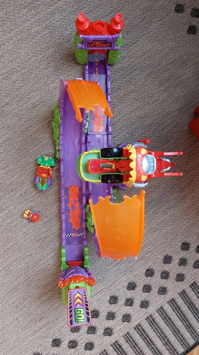 T-Racers Zestaw Smocza Pętla z pojazdem