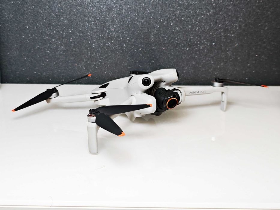 Dji Mini 4 Pro - 3 Baterie, hub, fmc bez kontrolera